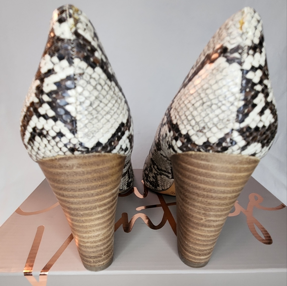 CROWN VINTAGE SNAKE PRINT HEELS - Picture 4 of 7